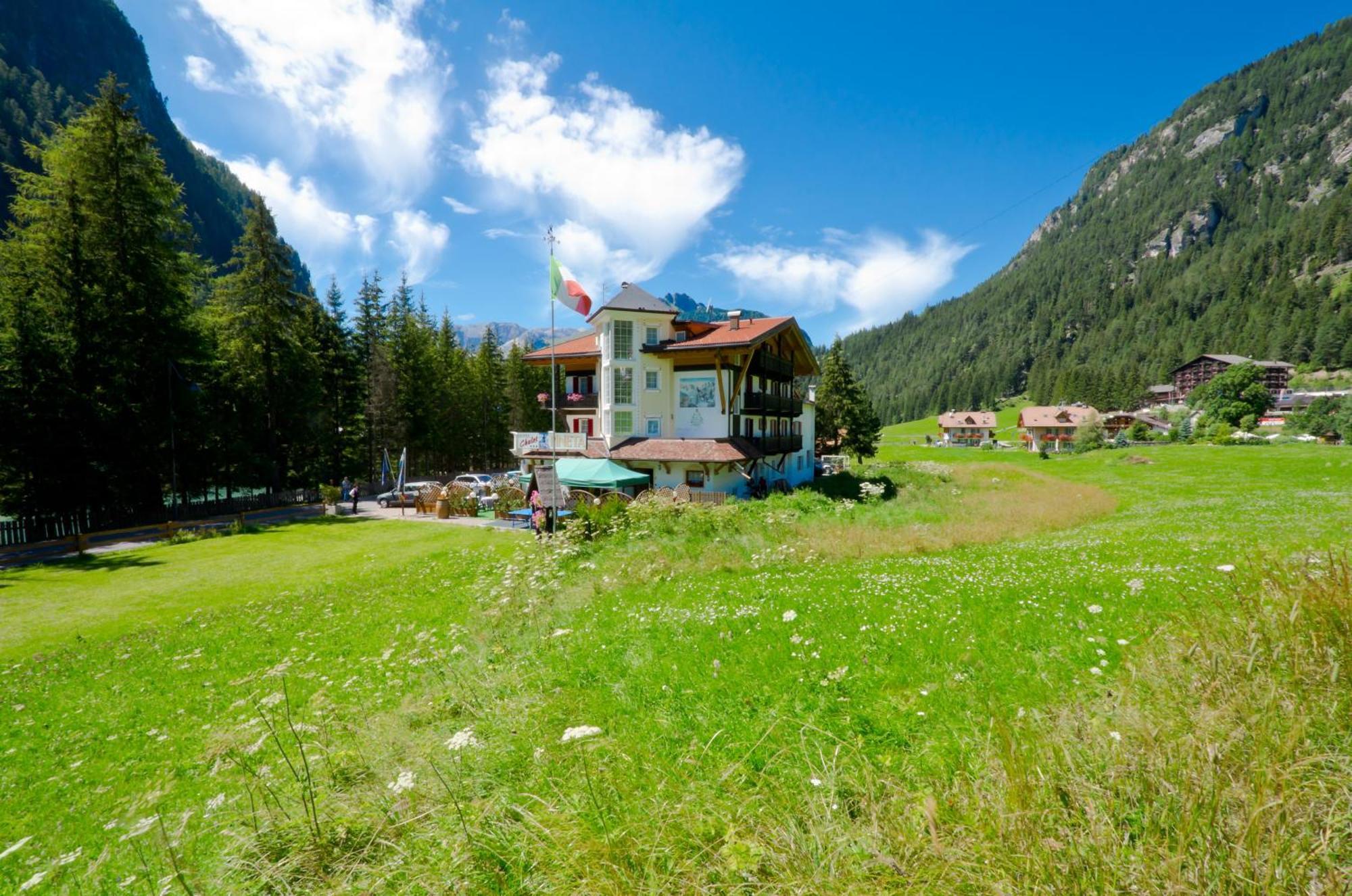 Chalet Pineta Relax Location Canazei Exterior foto
