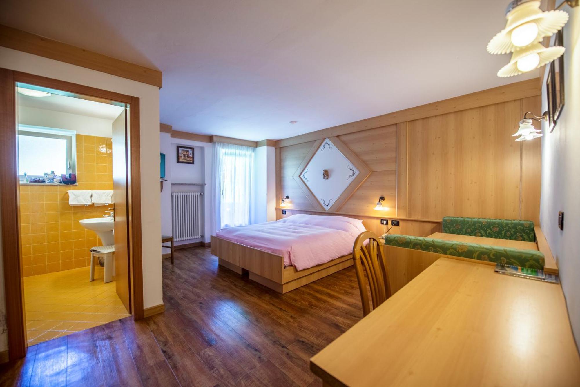 Chalet Pineta Relax Location Canazei Exterior foto